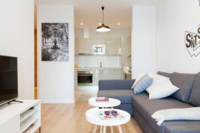Perfectly located 4bed 4bath apartment in Barcelona 1 2